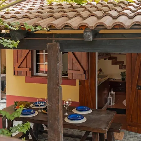 Solar Do Tomas By An Island Apart