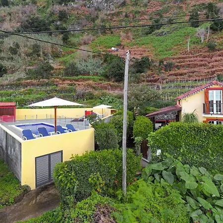 Solar Do Tomas By An Island Apart